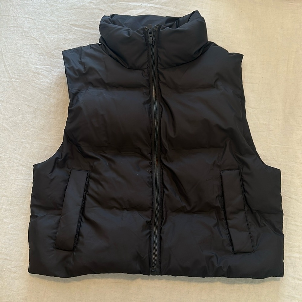 Cropped Puffer Vest